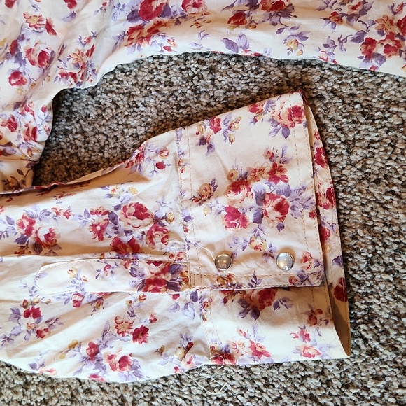 DCC | Floral Button Down - Picture 7 of 9